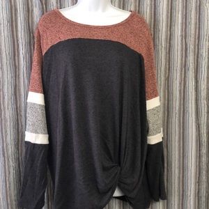 Just listed!!🌺Maurice’s top